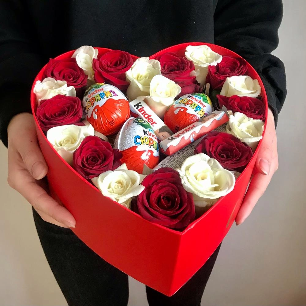 Ürək qutuda qızılgül və kinder 8 mart - Image 3